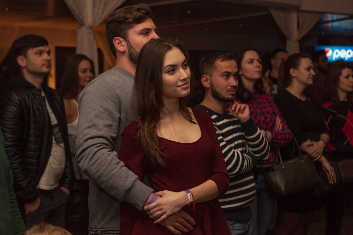 Куда пошел? Со мной стоять будешь Куда пошел? Со мной стоять будешь