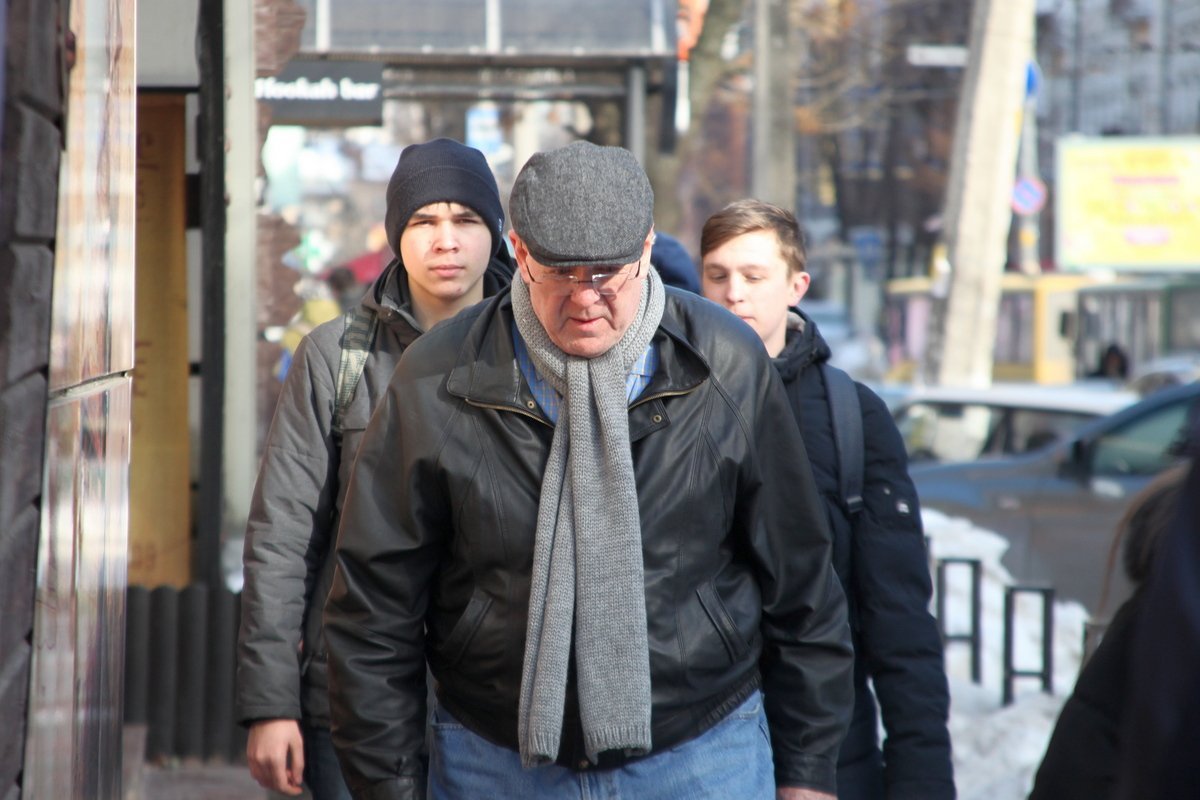 Господибожемой, выходной день, куча людей, слякоть, зачем я вышел на улицу? Господибожемой, выходной день, куча людей, слякоть, зачем я вышел на улицу?