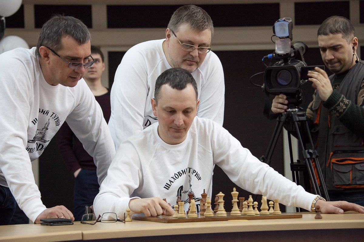 Юрий Голик рассказал, что прямо перед турниром из ДнепрОГА бесследно пропали книги по игре в шахматы