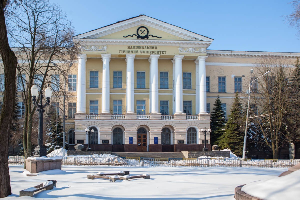 За этими колонами хранится невероятно богатая история