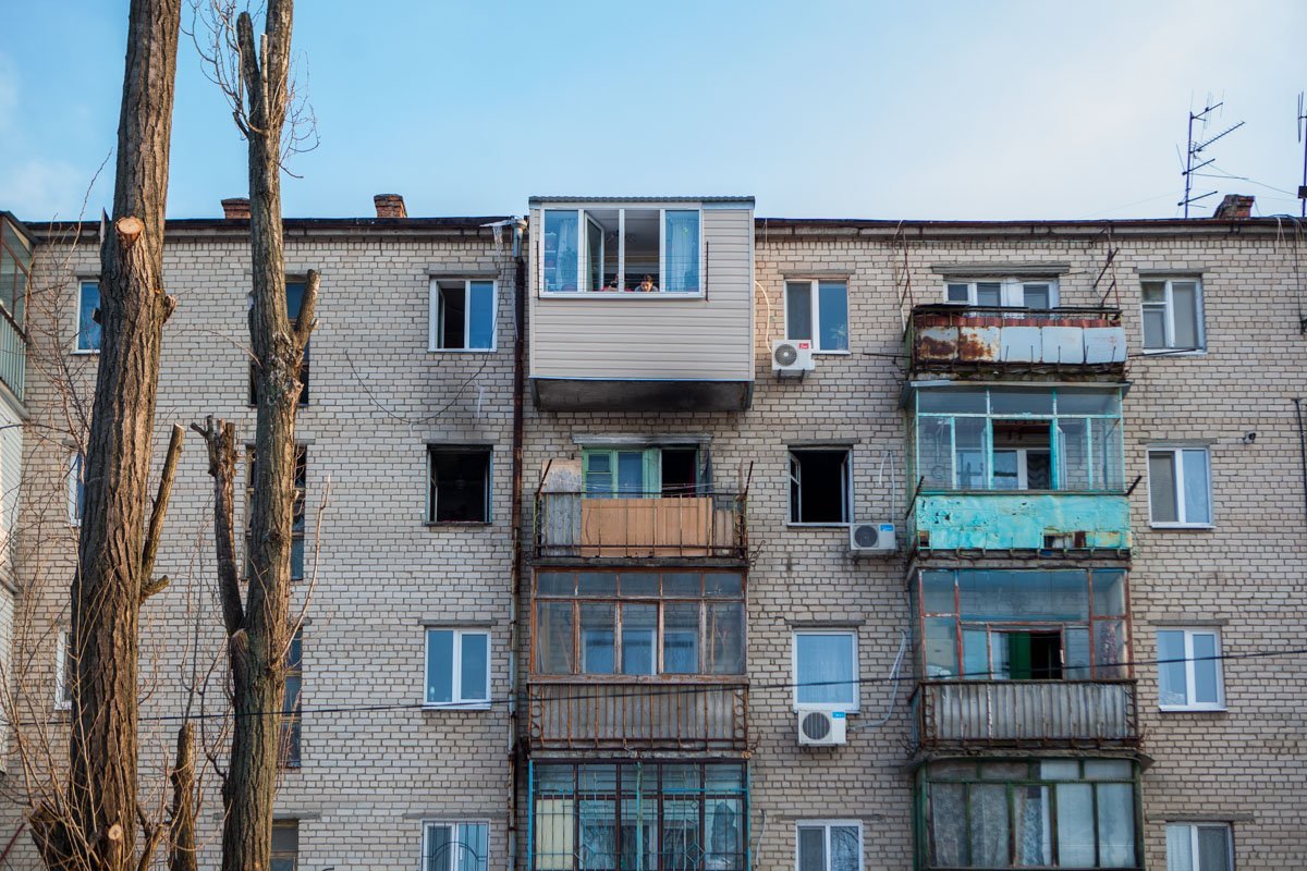 На улице Роторной, 21 загорелась квартира