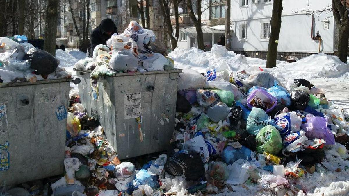 Двор на проспекте Богдана Хмельницкого, 30 Двор на проспекте Богдана Хмельницкого, 30