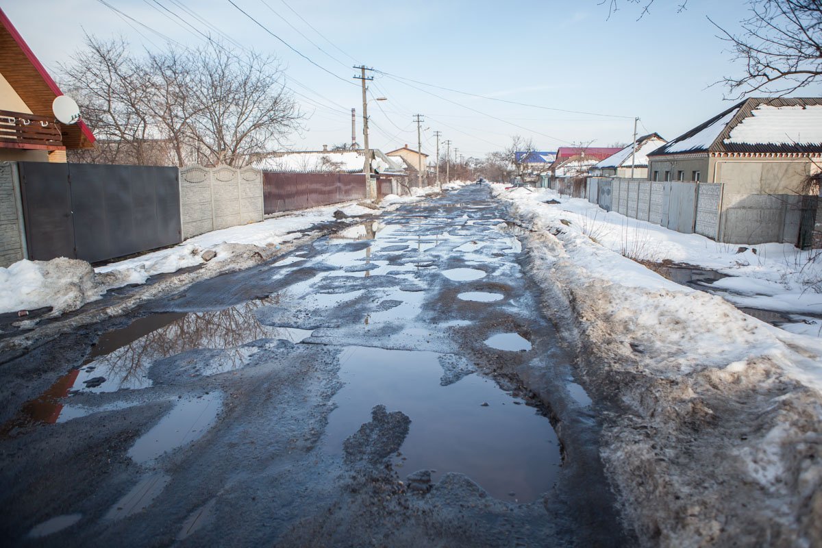 Состояние проезжей части на улице Промышленной крайне плачевное Состояние проезжей части на улице Промышленной крайне плачевное