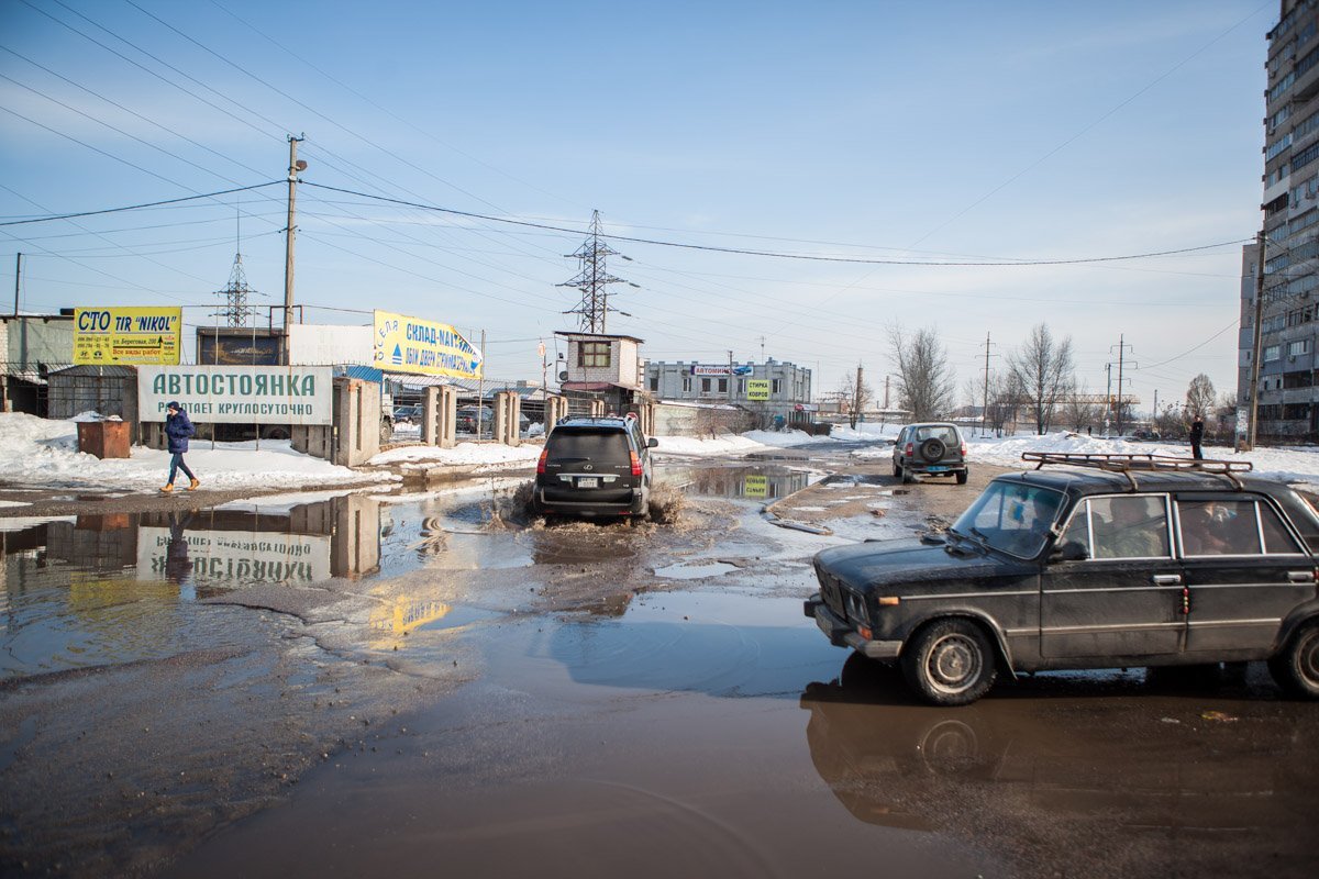 Лужи делают так, что кажется, будто все здесь хорошо... Лужи делают так, что кажется, будто все здесь хорошо...