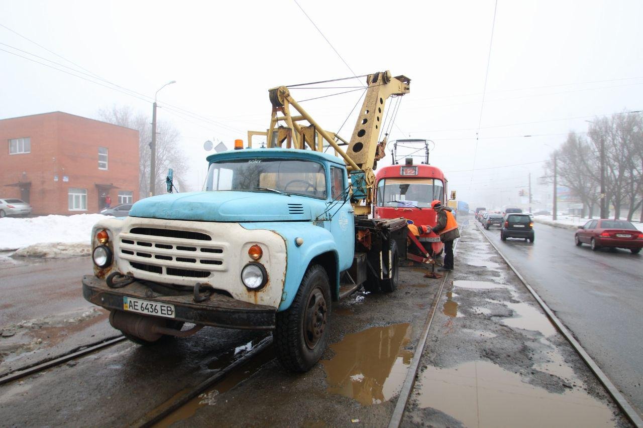 Авария парализовала движение электротранспорта Авария парализовала движение электротранспорта