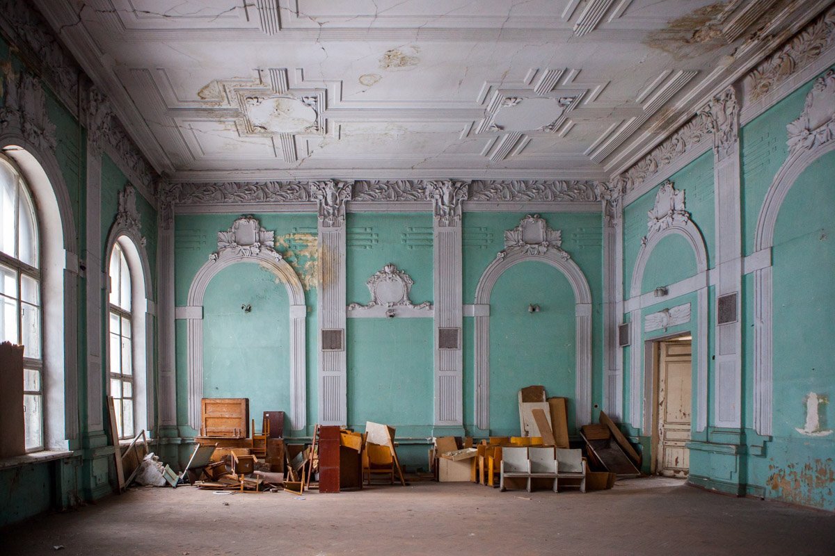 Царские замашки + советская чопорность + время = непригодный к жизни корпус военного госпиталя Царские замашки + советская чопорность + время = непригодный к жизни корпус военного госпиталя