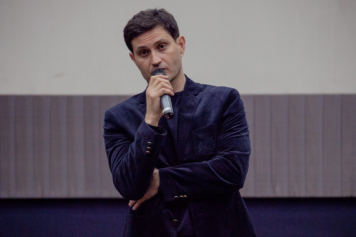 Весь вечер артист говорил на украинском языке Весь вечер артист говорил на украинском языке