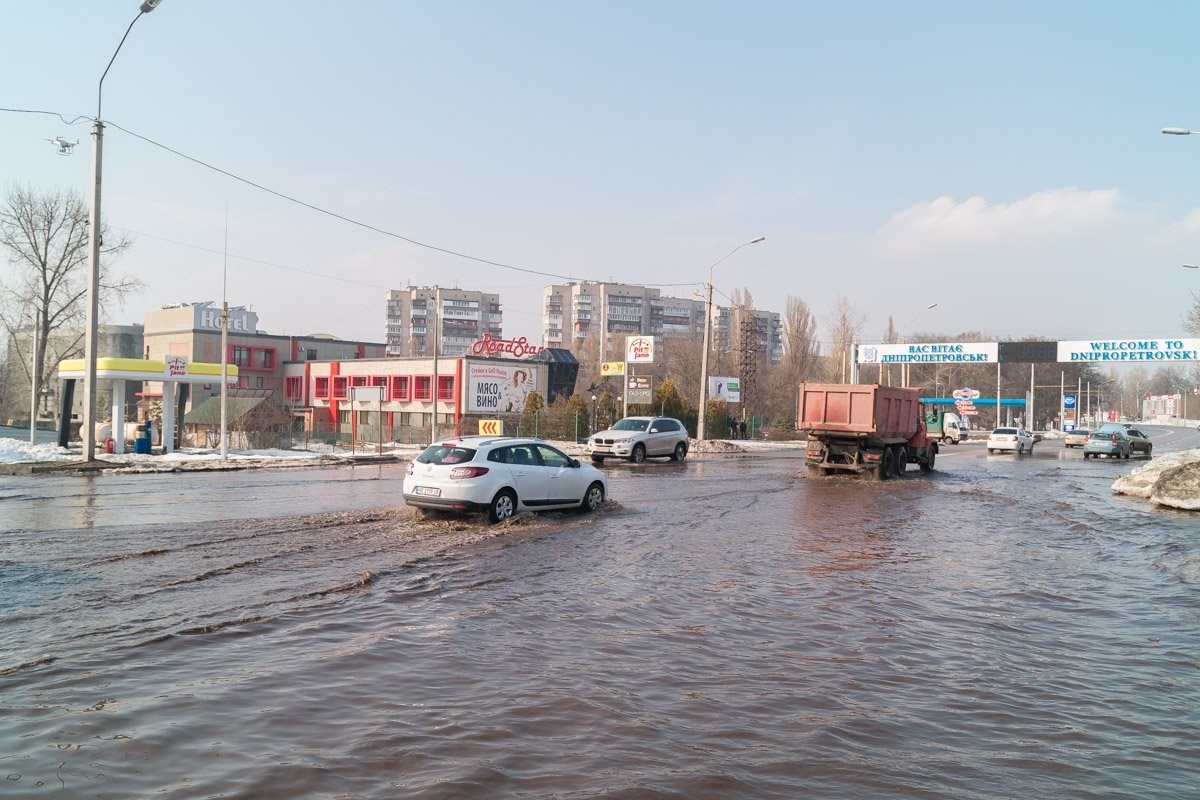 Затопило весь район Затопило весь район