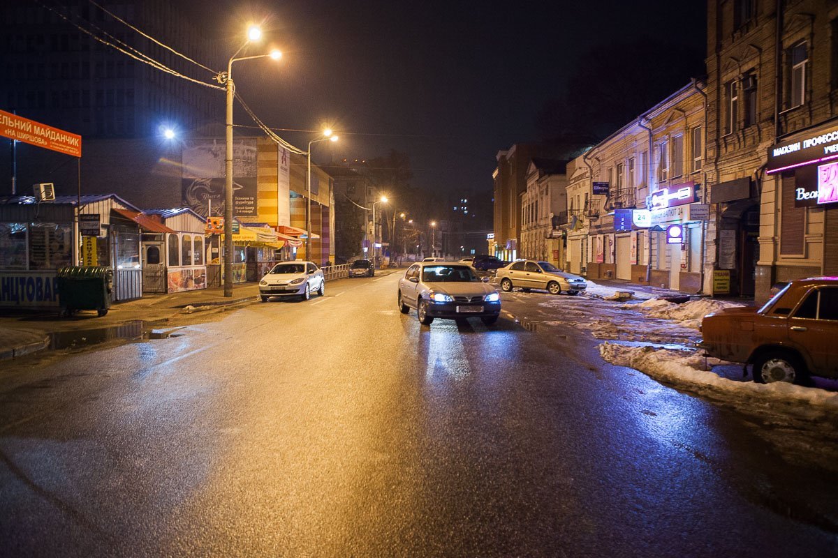 Прыжки под колеса на дорогах и последующее вымогательство - достаточно распространенный вид мошенничества Прыжки под колеса на дорогах и последующее вымогательство - достаточно распространенный вид мошенничества