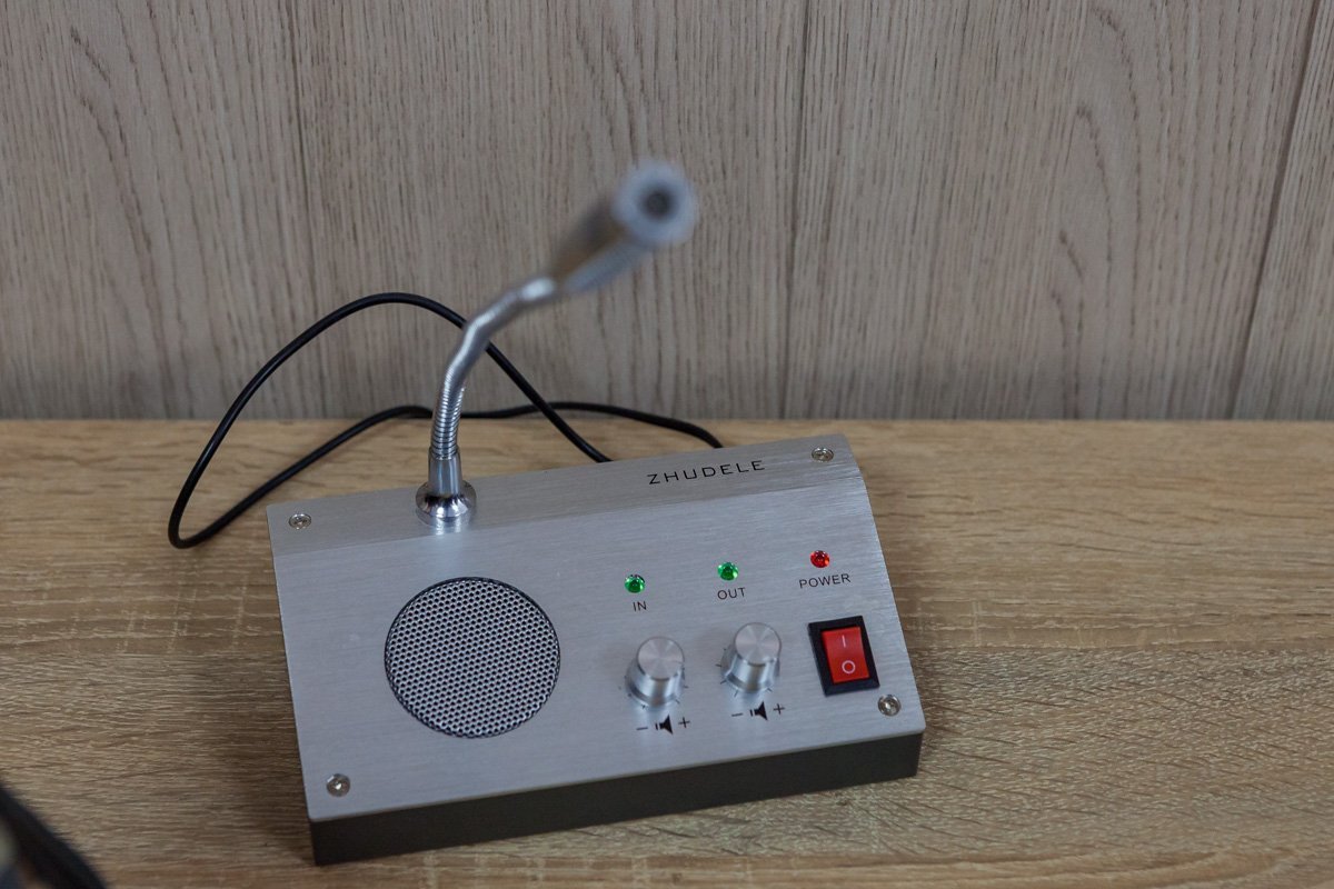 Инспектор узнает у интервьюируемого личные данные и информацию о задержании Инспектор узнает у интервьюируемого личные данные и информацию о задержании