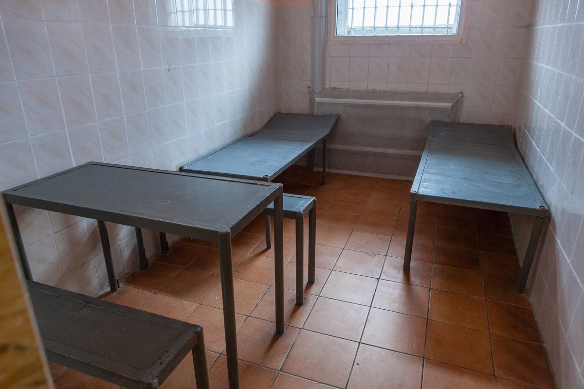 Система гарантирует безопасность и достойные условия пребывания человека под стражей Система гарантирует безопасность и достойные условия пребывания человека под стражей