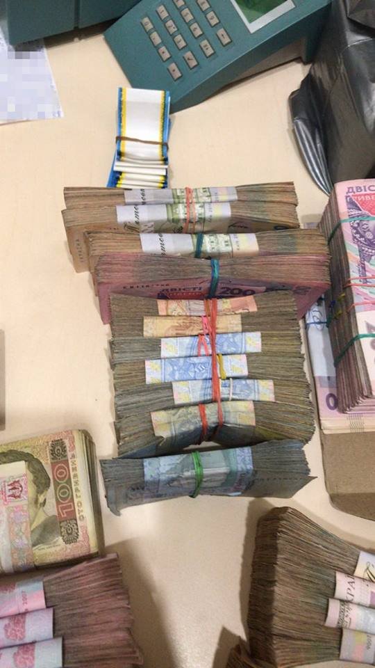 Местный житель, вместе с сообщниками, организовал нелегальный бизнес в одном из арендованных офисов Днепра