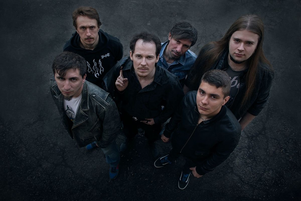 «Тінь Сонця» — украинская фолк-метал-группа из Киева