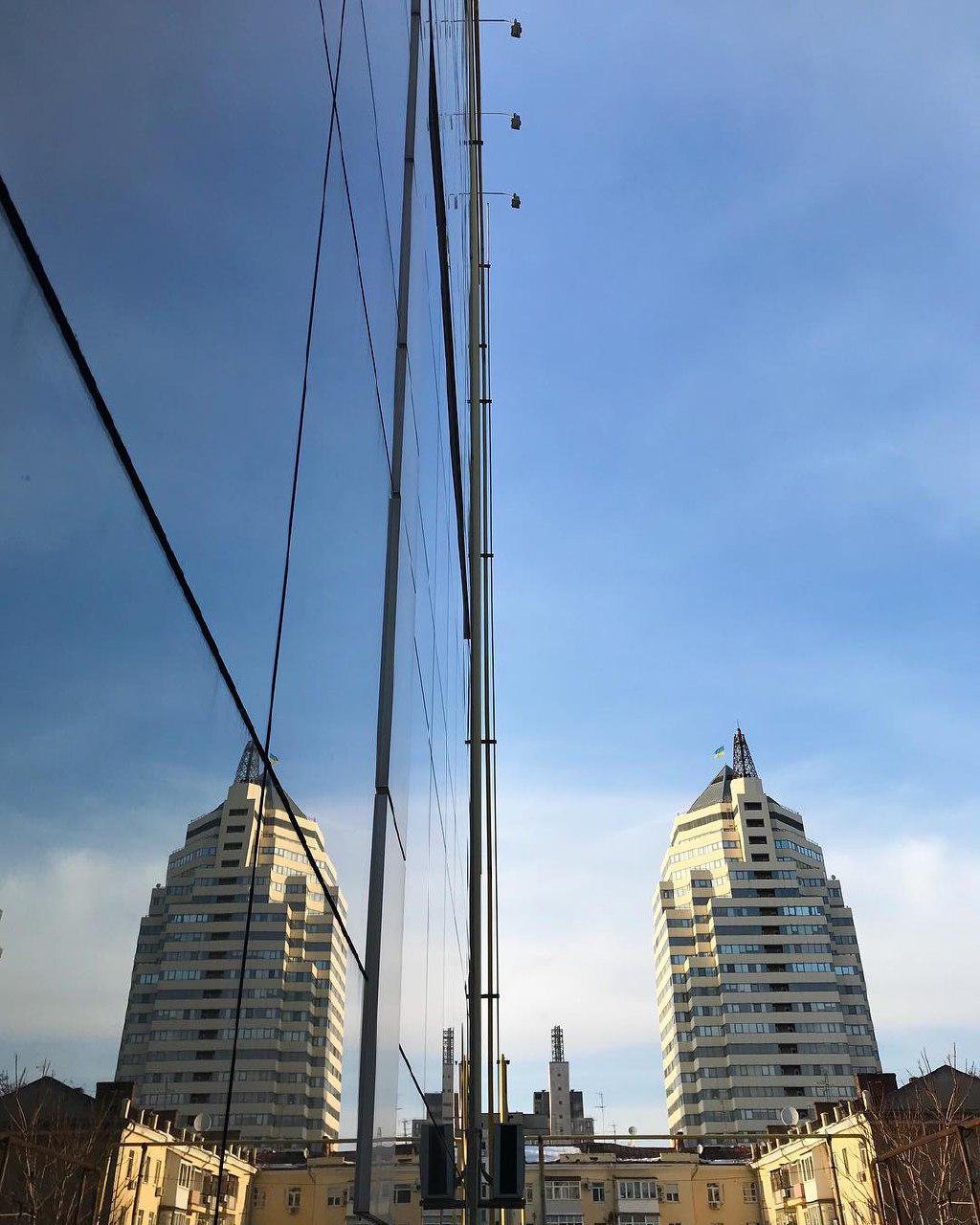 Днепр в отражениях. Фото: anastasiakorichenko