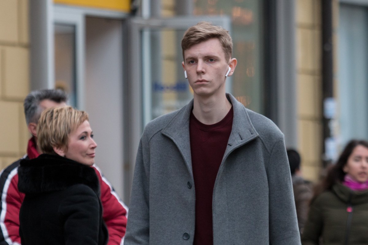 Какая разница, что происходит в городе, если ты - грусть Какая разница, что происходит в городе, если ты - грусть