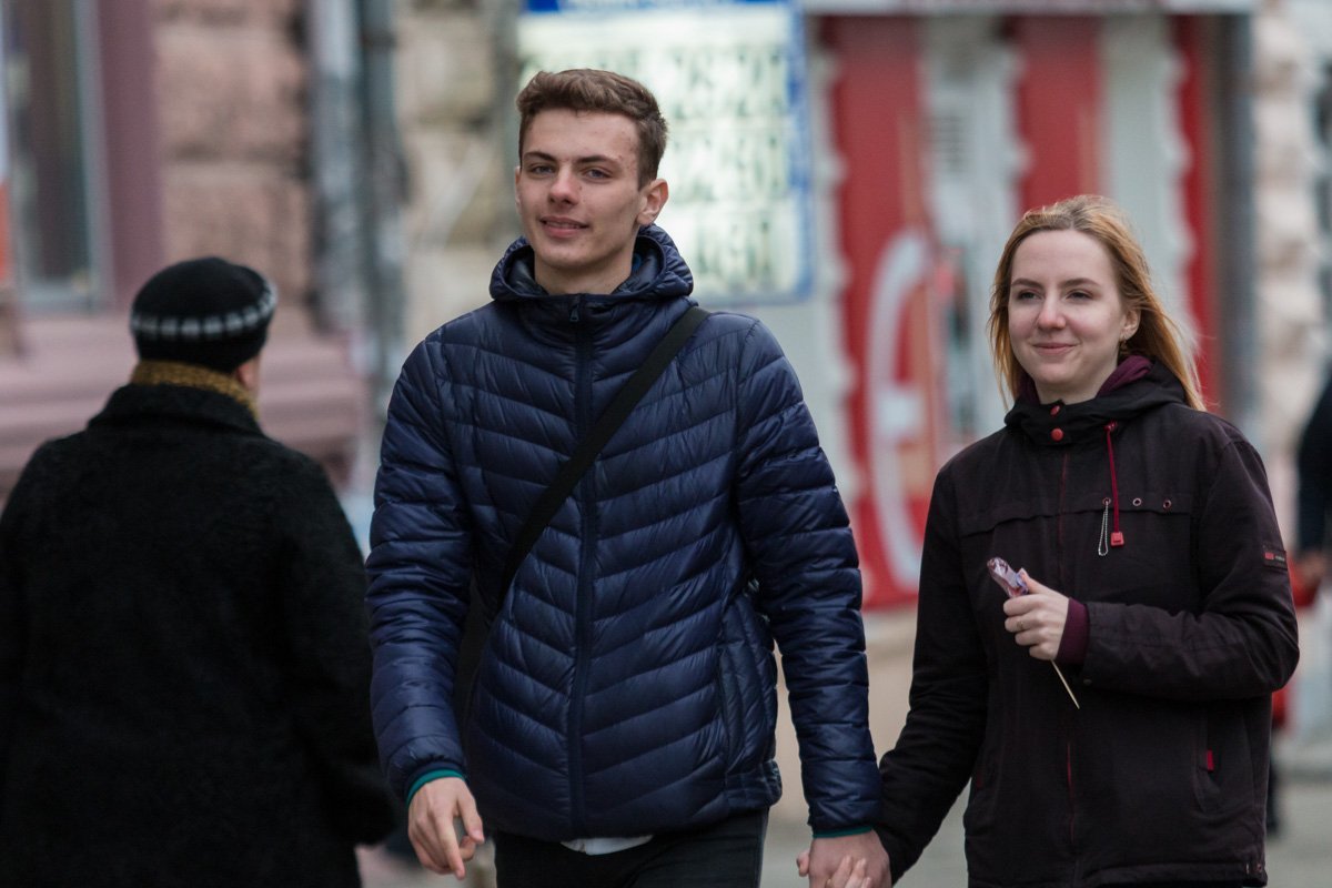 В теплоте рук есть своя интимная романтика В теплоте рук есть своя интимная романтика