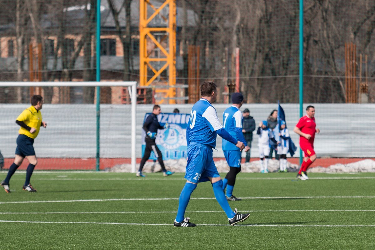 Главным тренером звезд «Динамо» выступил Николай Павлов, а "Днепр" на поле представлял Константин Павлюченко