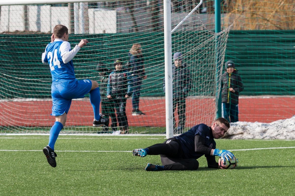 На стадионе собрался аншлаг, игроки выкладывались на все сто