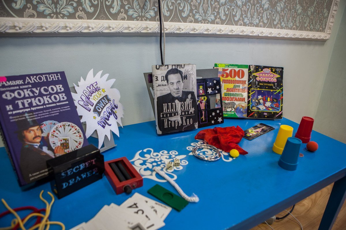 Андрей специально выбрал для проведения одного из своих выступлений библиотеку