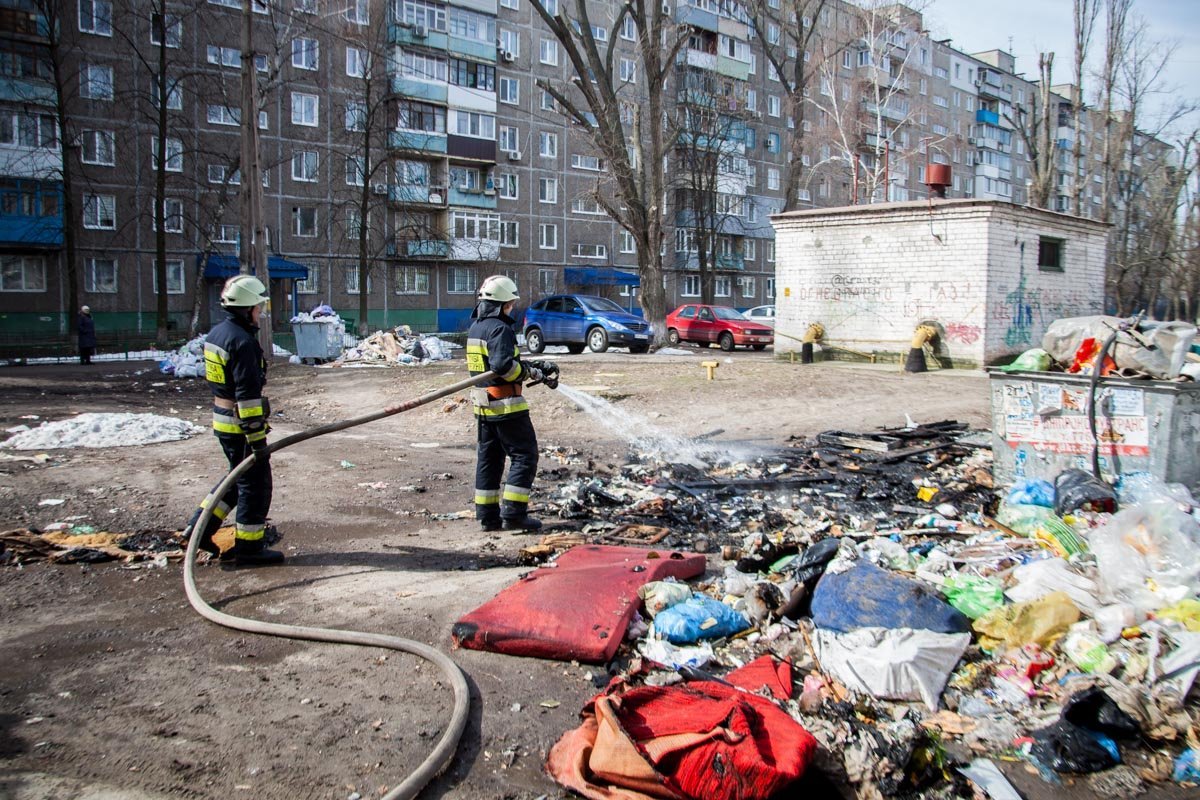Пожарные прибыли на место вовремя и погасили пожар в считанные минуты Пожарные прибыли на место вовремя и погасили пожар в считанные минуты