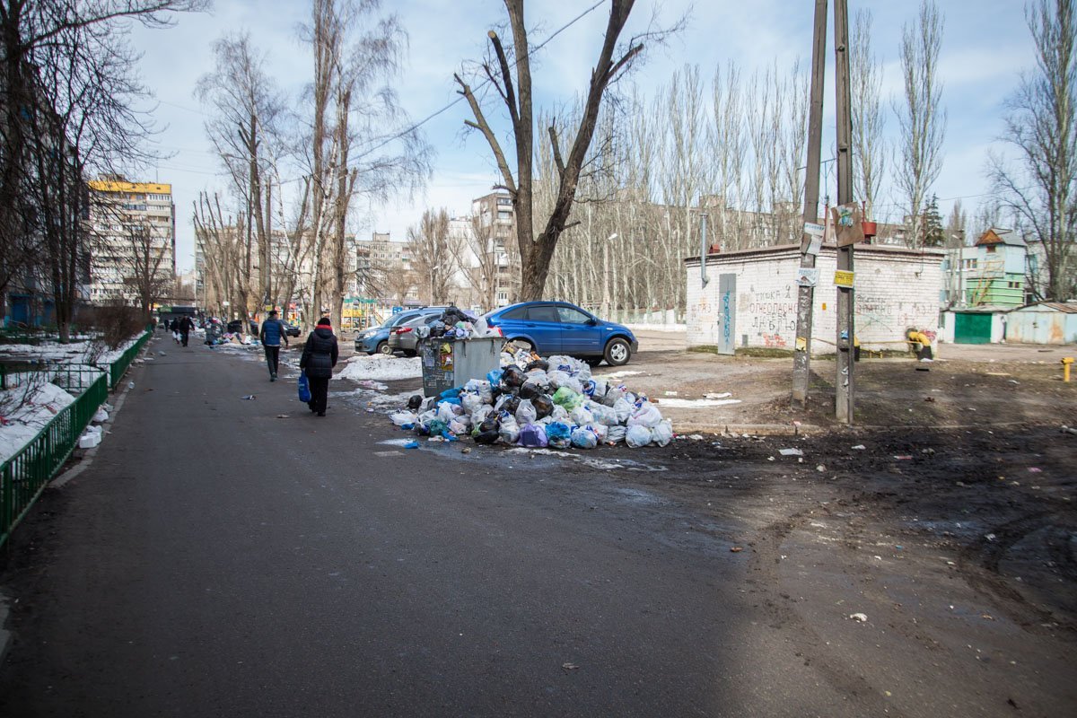 В 5-ти метрах находится детская площадка В 5-ти метрах находится детская площадка