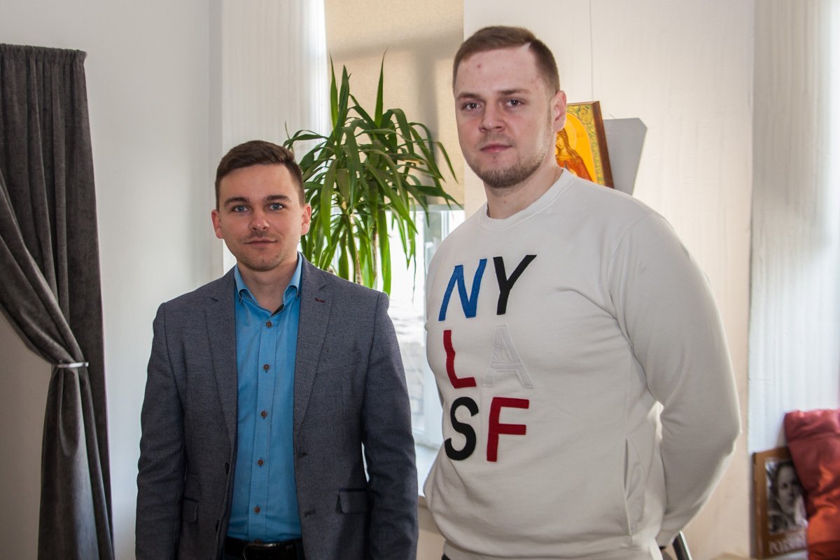 Эксперт по торговле криптовалют и руководитель OTP Invest School Юрий Баранец (слева) рассказал том, что такое «цифровые деньги», как их получить и уберечься от обмана