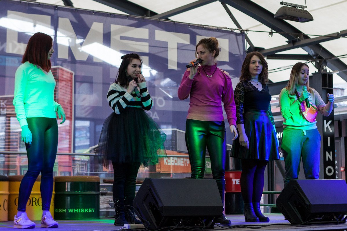 За зрительские симпатии сражались 5 команд За зрительские симпатии сражались 5 команд