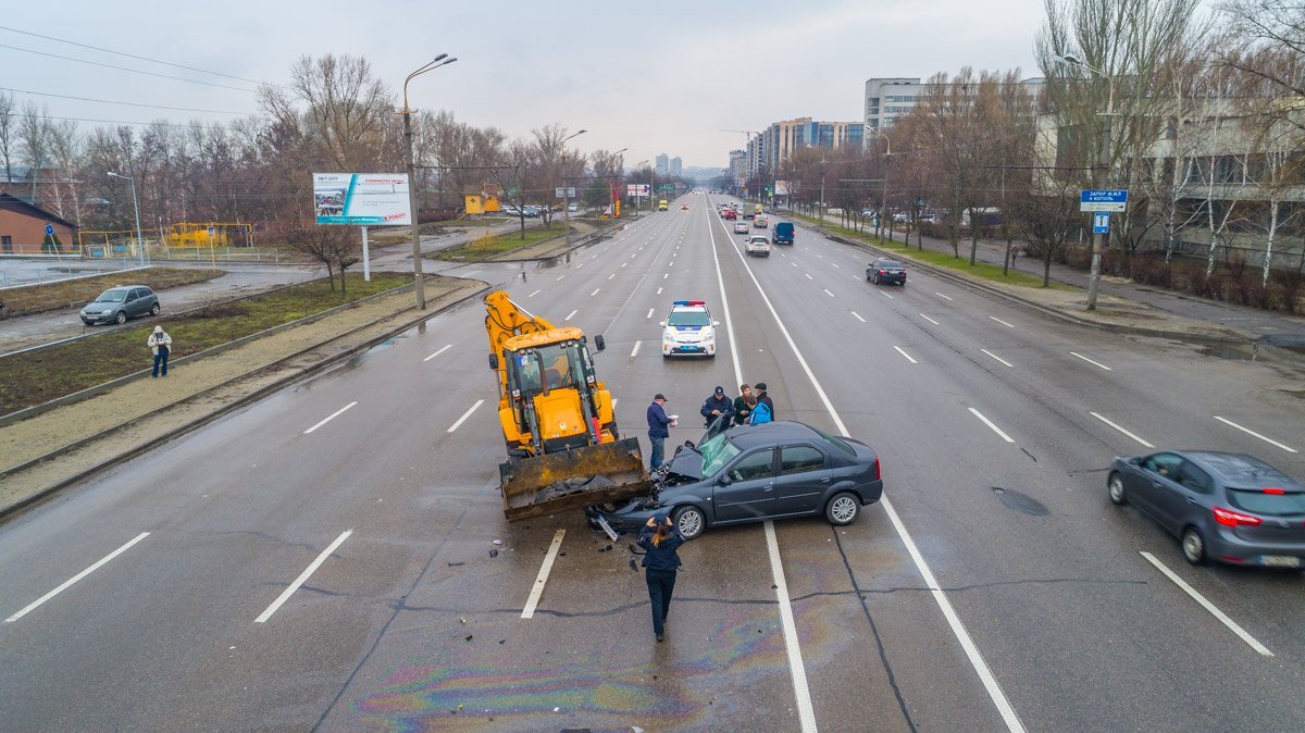 На месте также работает полиция На месте также работает полиция