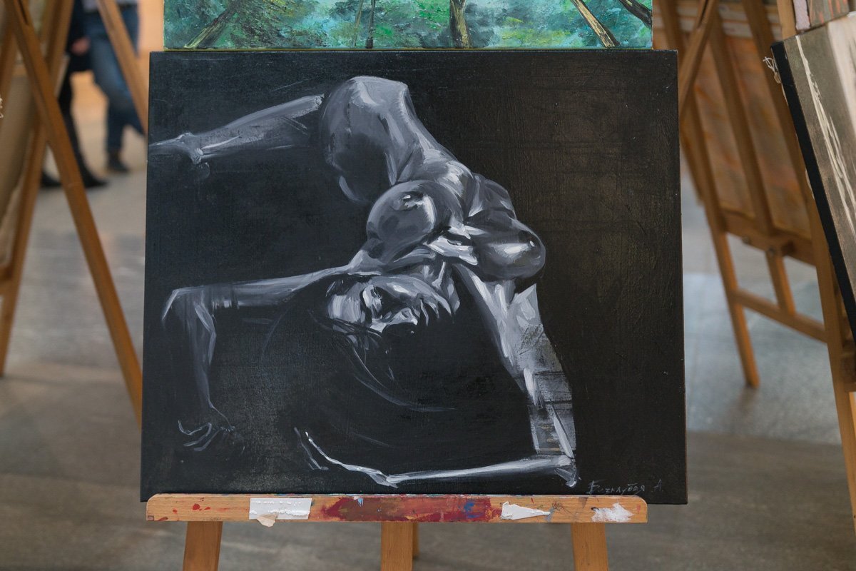 Картины писали преподаватели, дети с аутизмом и их родители Картины писали преподаватели, дети с аутизмом и их родители