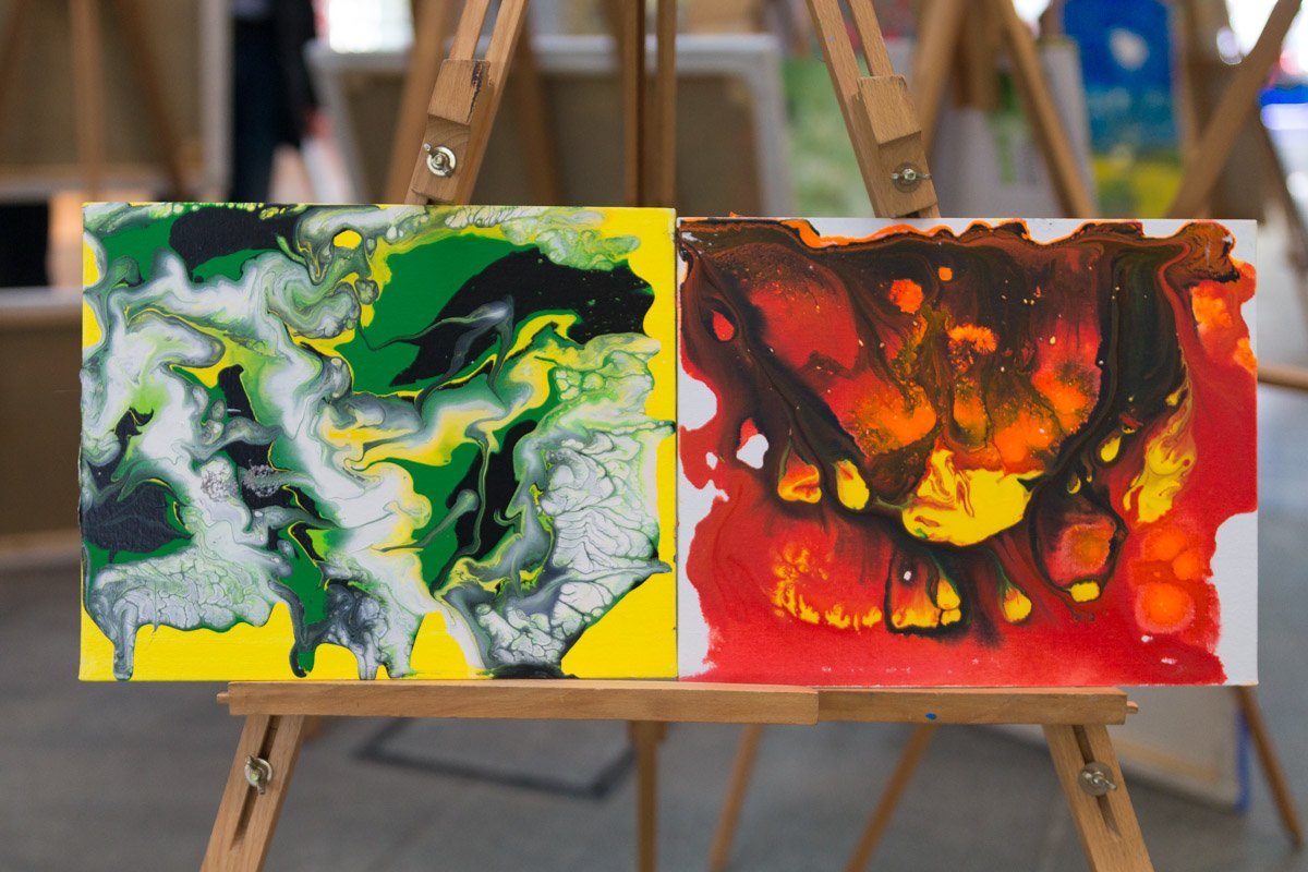 Абстракции рисовали подростки и взрослые с аутизмом Абстракции рисовали подростки и взрослые с аутизмом