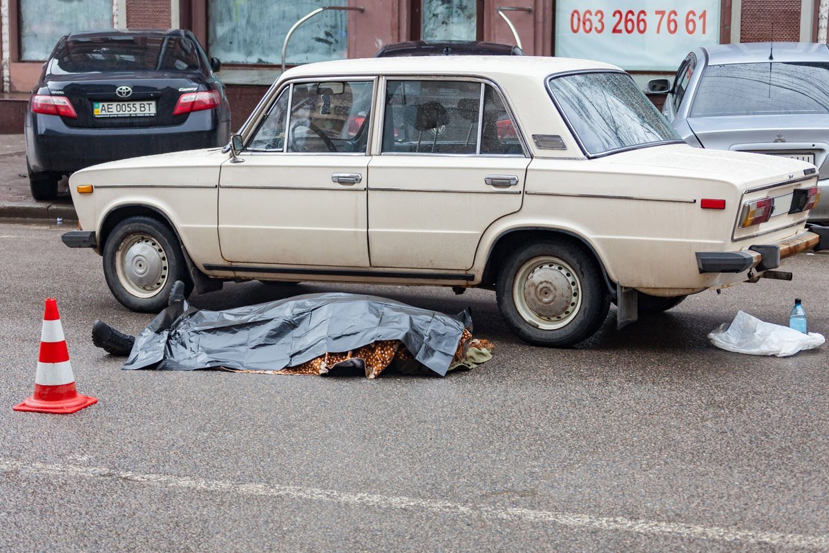 На Харьковской возле Citrus мужчина умер за рулем На Харьковской возле Citrus мужчина умер за рулем