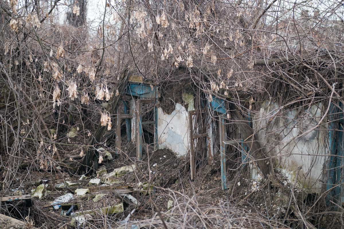 Измазались, помучались, но вытащили беглеца из завалов Измазались, помучались, но вытащили беглеца из завалов