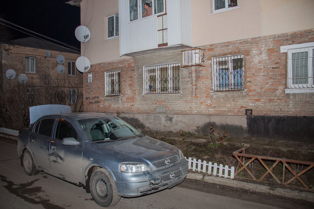 На место вызвали следственно-оперативную группу На место вызвали следственно-оперативную группу