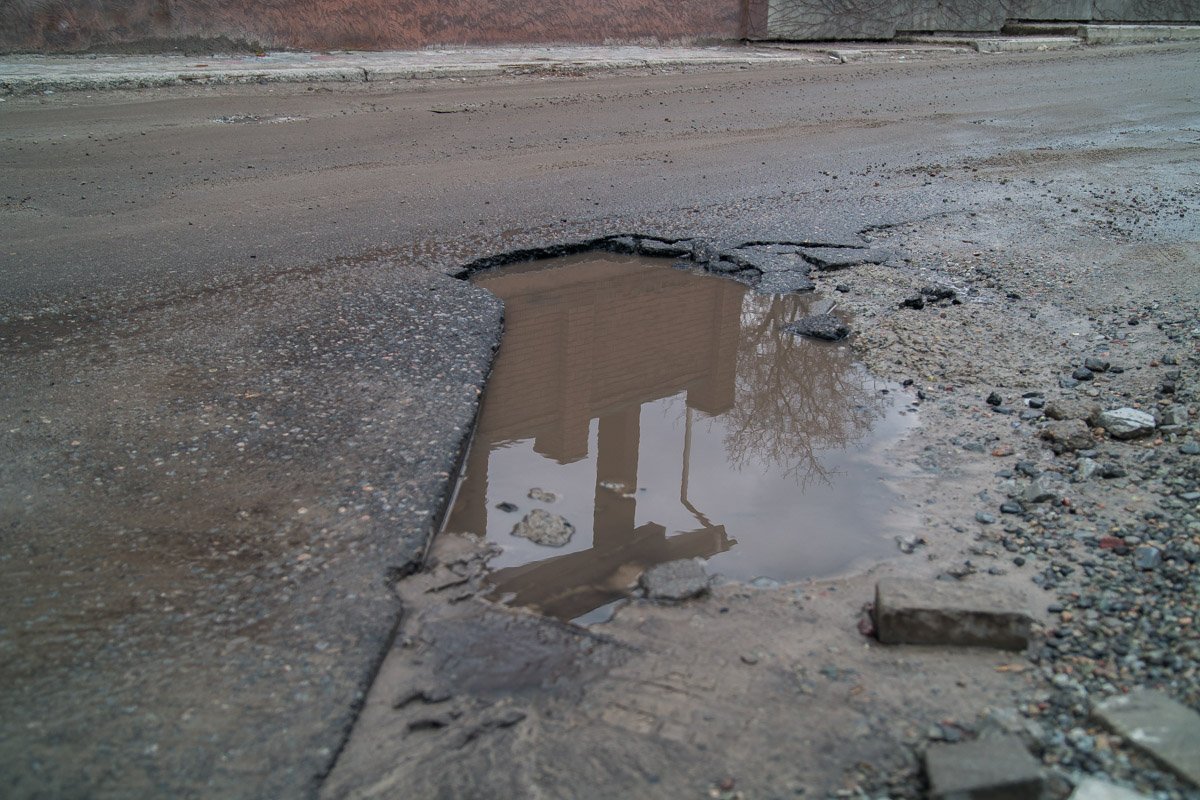То чувство, когда дороги на Луне лучше, чем проезжая часть на Крестьянском спуске То чувство, когда дороги на Луне лучше, чем проезжая часть на Крестьянском спуске