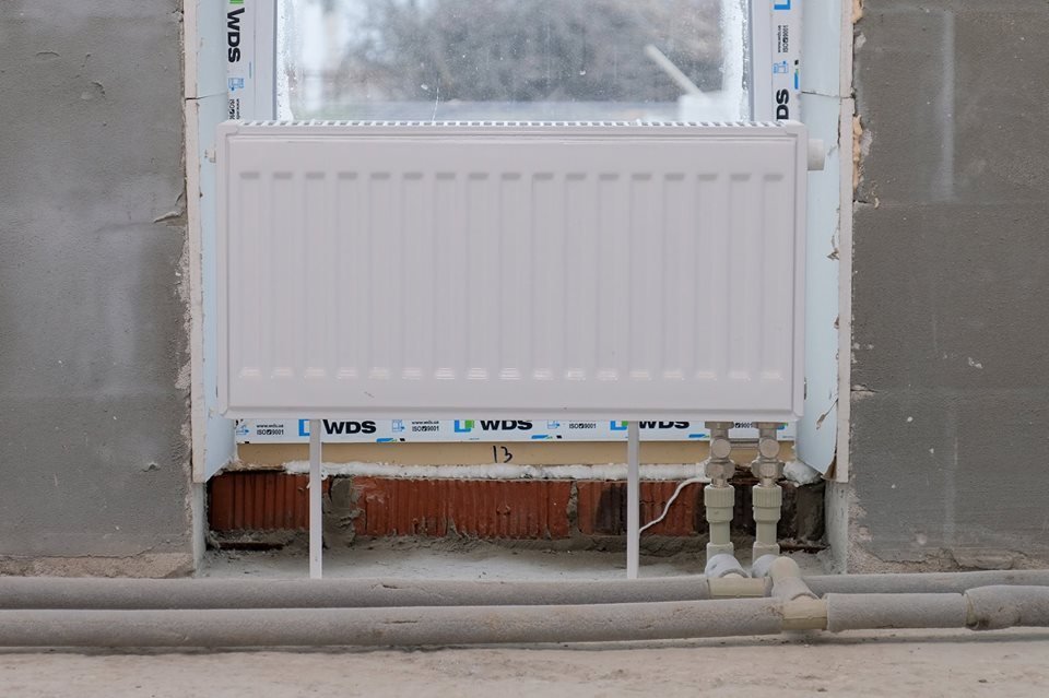 Кроме этого, строители устанавливают системы отопления и водоснабжения