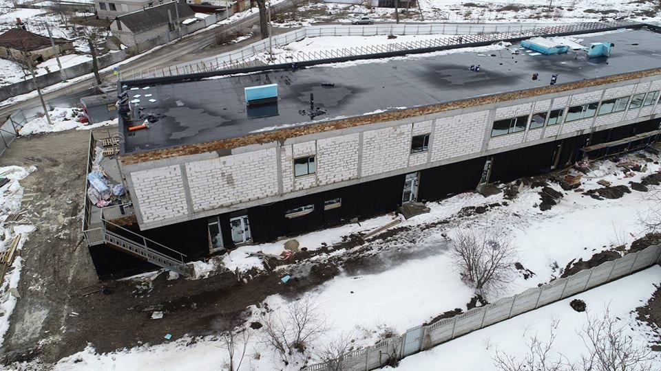 Здание оборудуют солнечными батареями