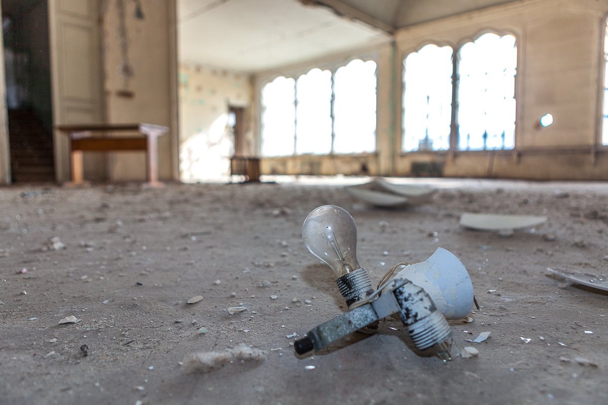 Лампочки уже не радуют гостей