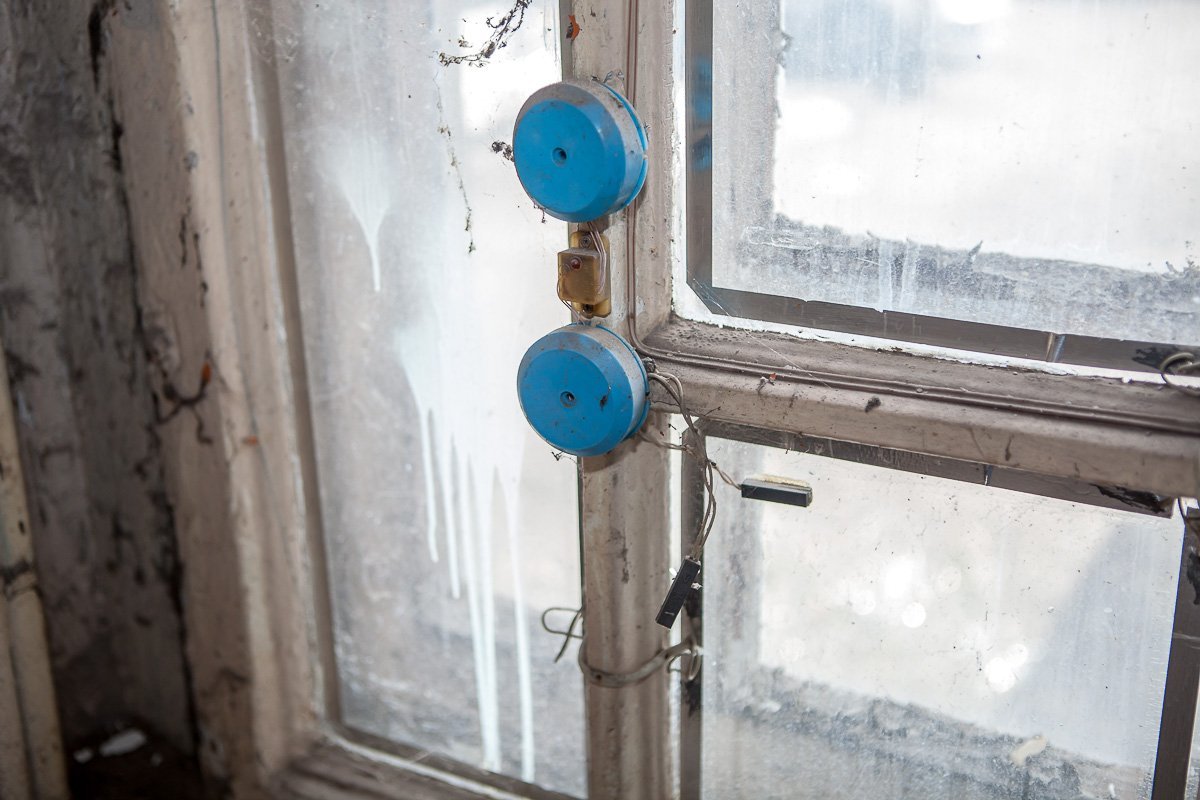 Даже была сигнализация