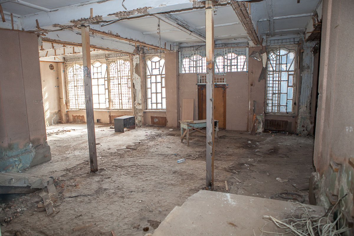 В помещении очень светло