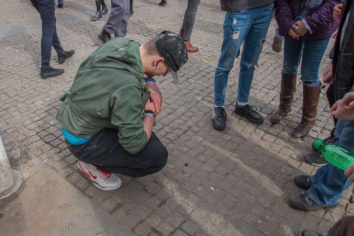 А кто-то в это время наблюдал за смертью мухи А кто-то в это время наблюдал за смертью мухи