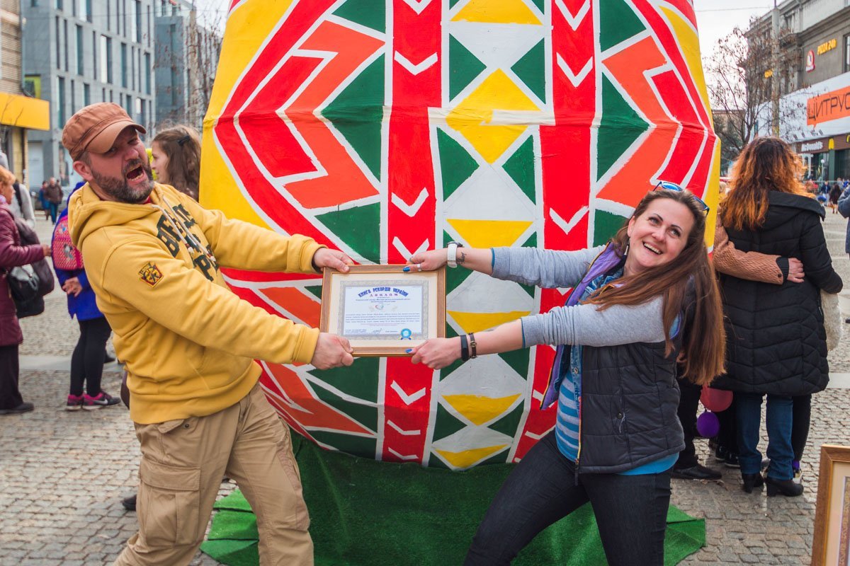 Кто оторвет больший кусок - тот и главный Кто оторвет больший кусок - тот и главный