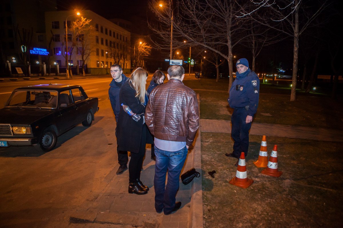 При обыске у мужчины нашли травматический пистолет и два магазина При обыске у мужчины нашли травматический пистолет и два магазина