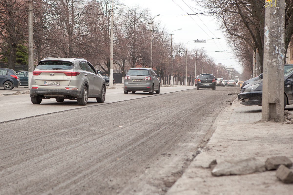 Текущий ремонт части проспекта Гагарина начали ночью 6 апреля