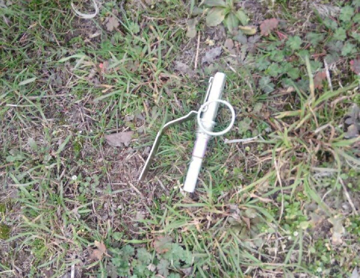 Место проишествия оградили до приезда взрывотехников и следствие пой оперативной группы