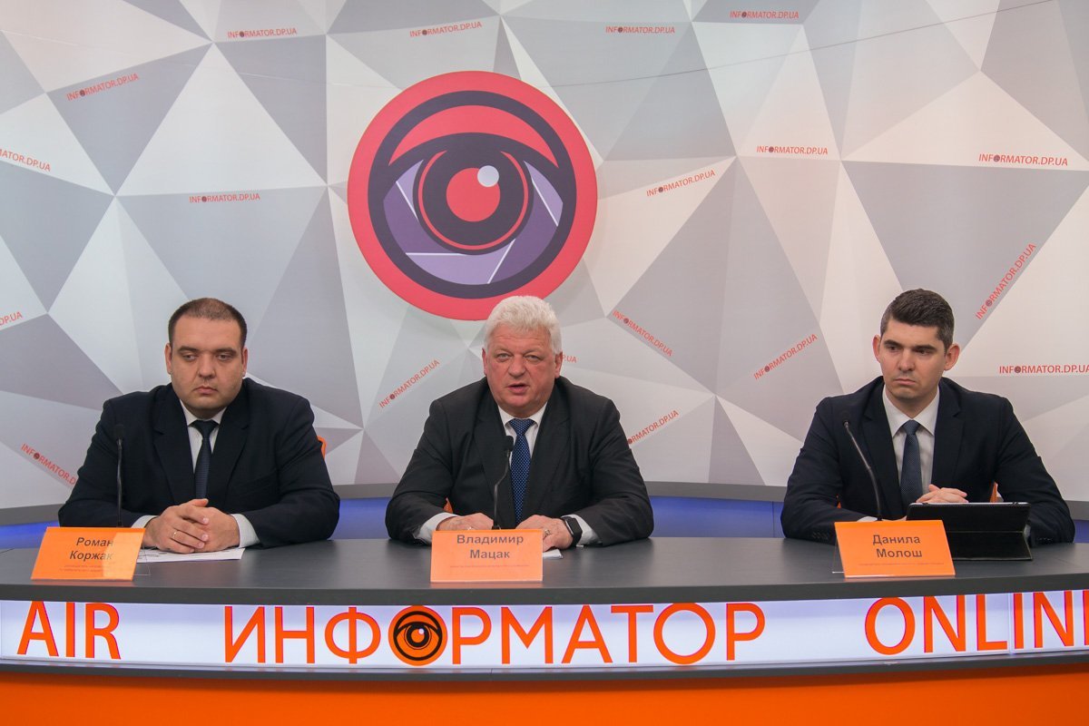 Сегодня выдаются также инвестиционные кредиты - до 5 лет, - которые дают возможность что-то строить, покупать Сегодня выдаются также инвестиционные кредиты - до 5 лет, - которые дают возможность что-то строить, покупать