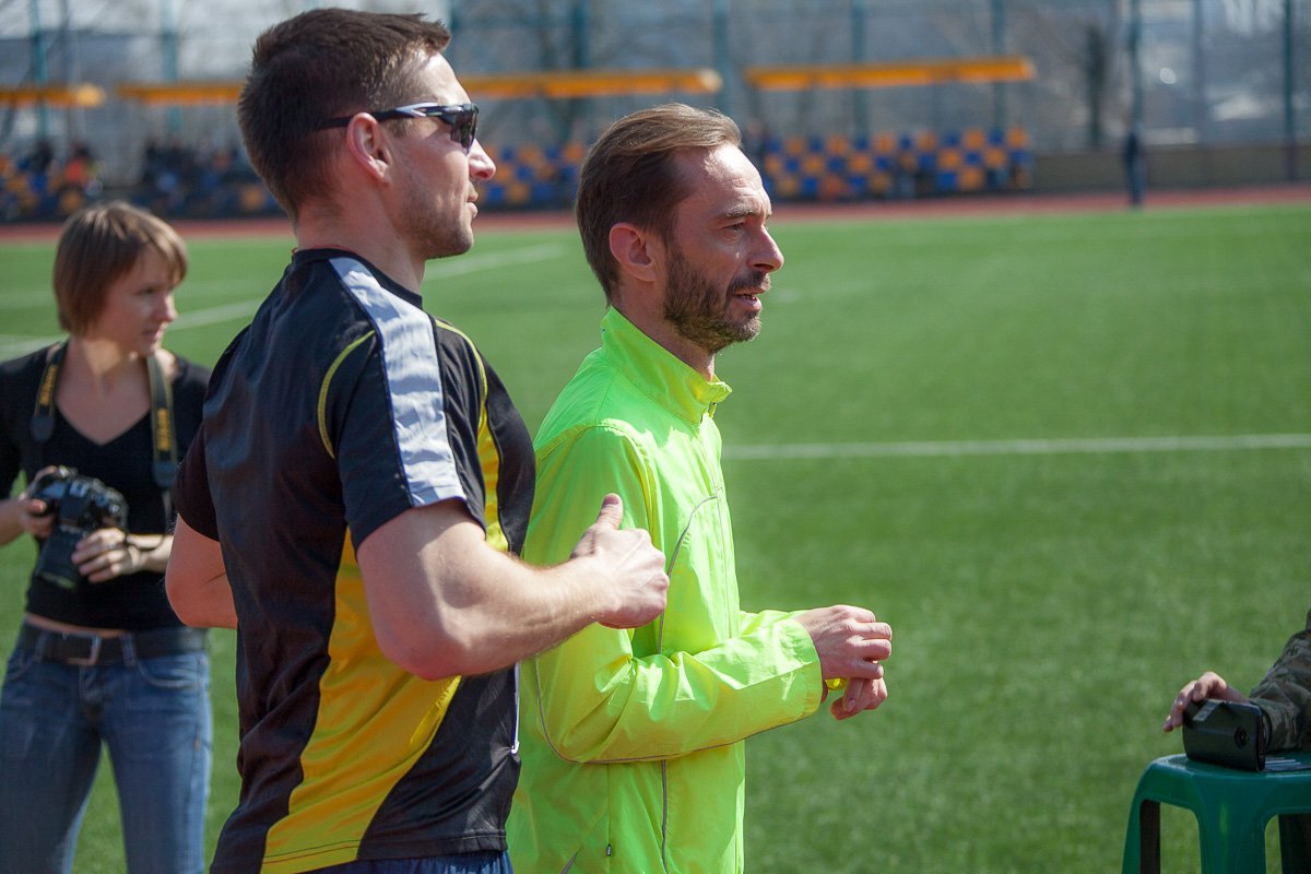 — Что мы делаем? — Есть такая штука, ее изобрели в 60-е — бег трусцой