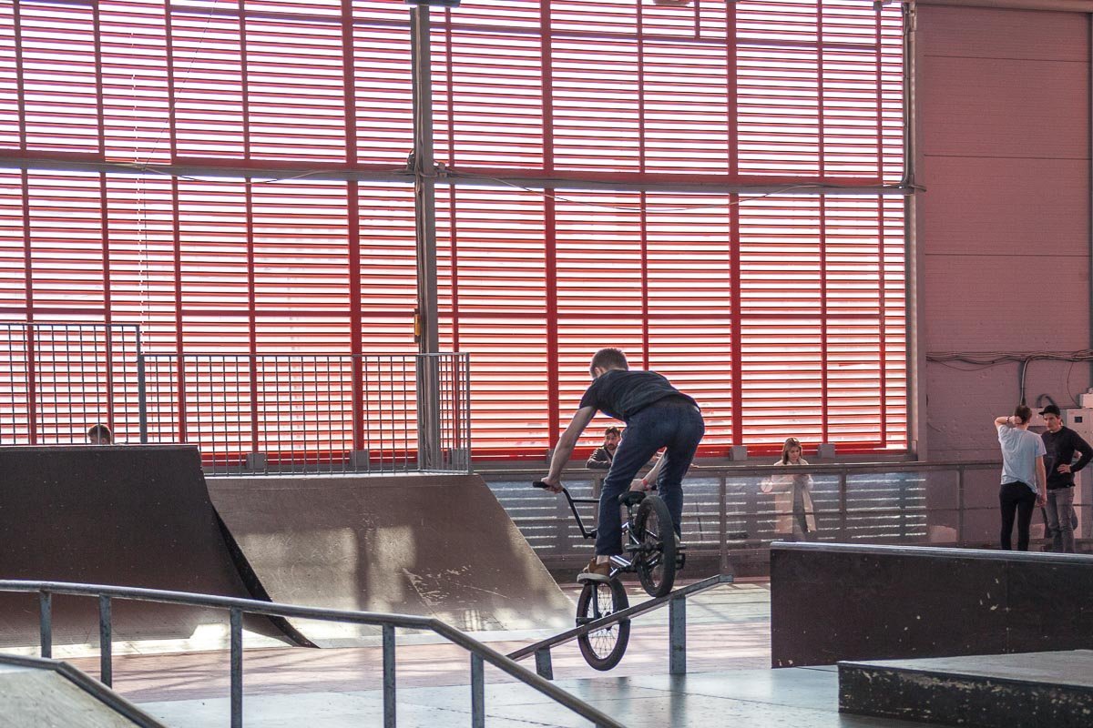 «Bombastik» — одно из немногих мест, где молодые люди могут от души покататься «Bombastik» — одно из немногих мест, где молодые люди могут от души покататься