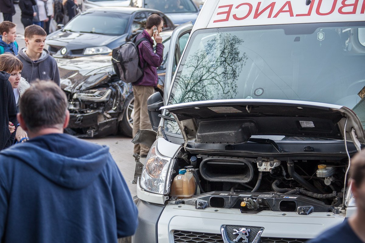 Движение транспорта затруднено Движение транспорта затруднено