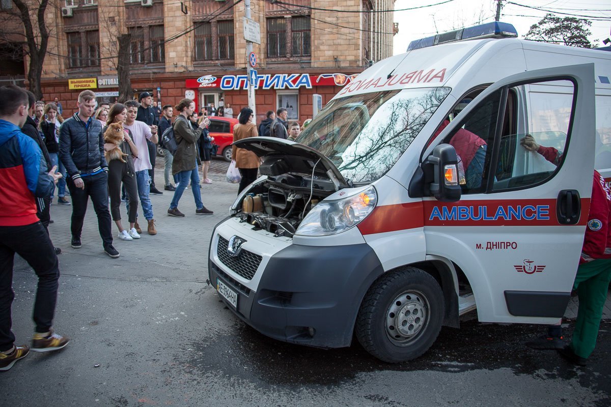 «Скорая» двигалась со включенной «сиреной» «Скорая» двигалась со включенной «сиреной»