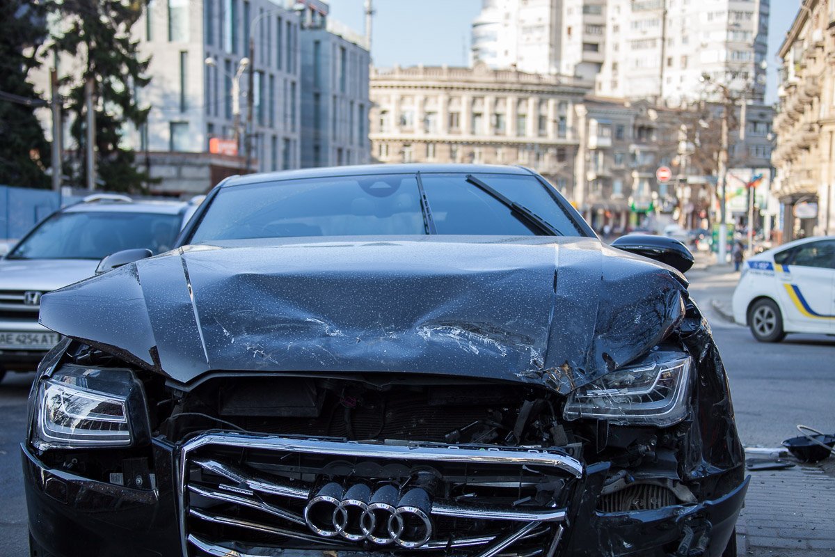 Водитель иномарки не пропустил «скорую» Водитель иномарки не пропустил «скорую»